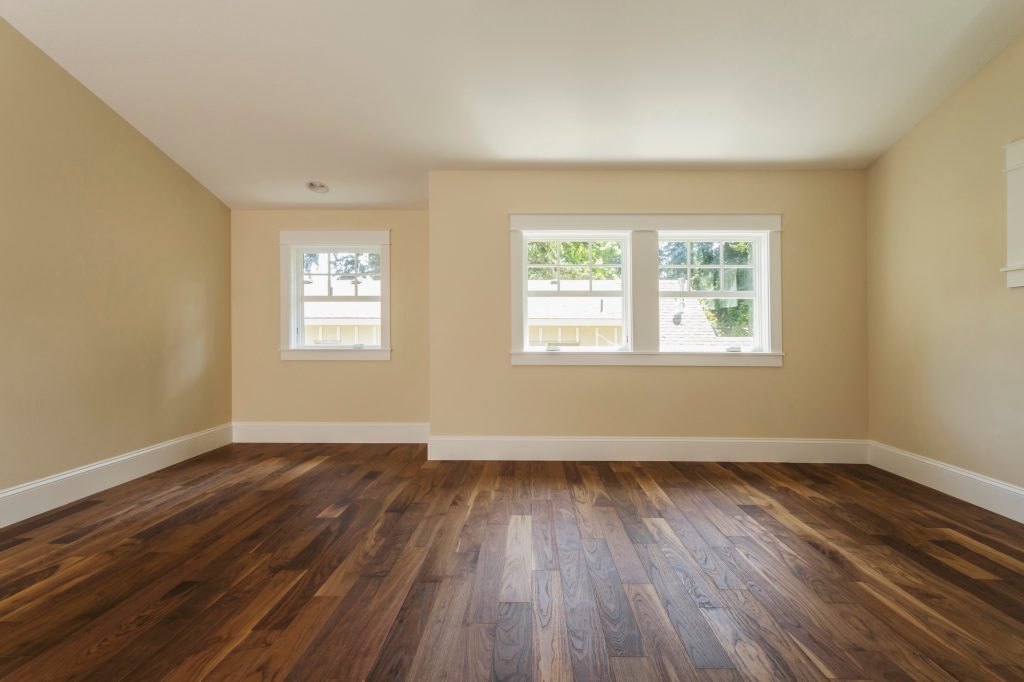 54530,Wooden floor in empty bedroom